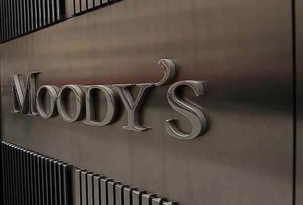 由于突然崩溃，穆迪(Moody’s)将美国银行业展望下调至负面