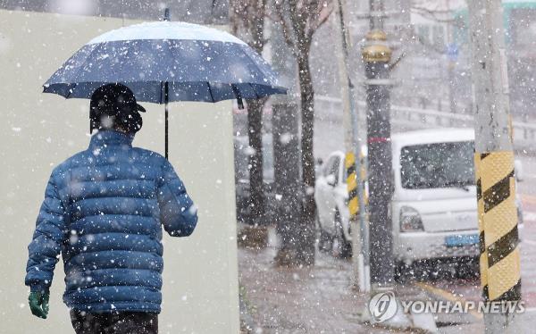 寒潮、大雪袭击韩国;预计周末还会有更多降雪