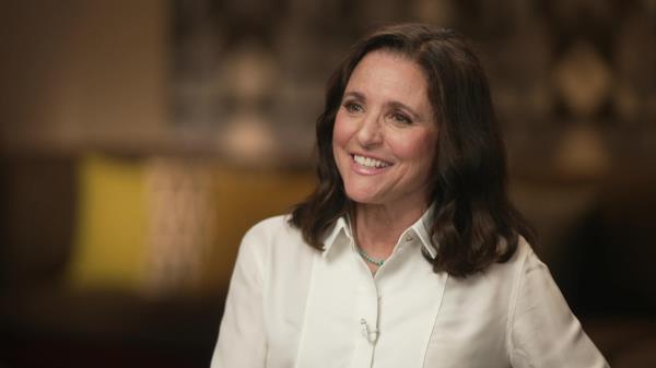 Julia Louis-Dreyfus在《周二》和播客《比我聪明》上的节目