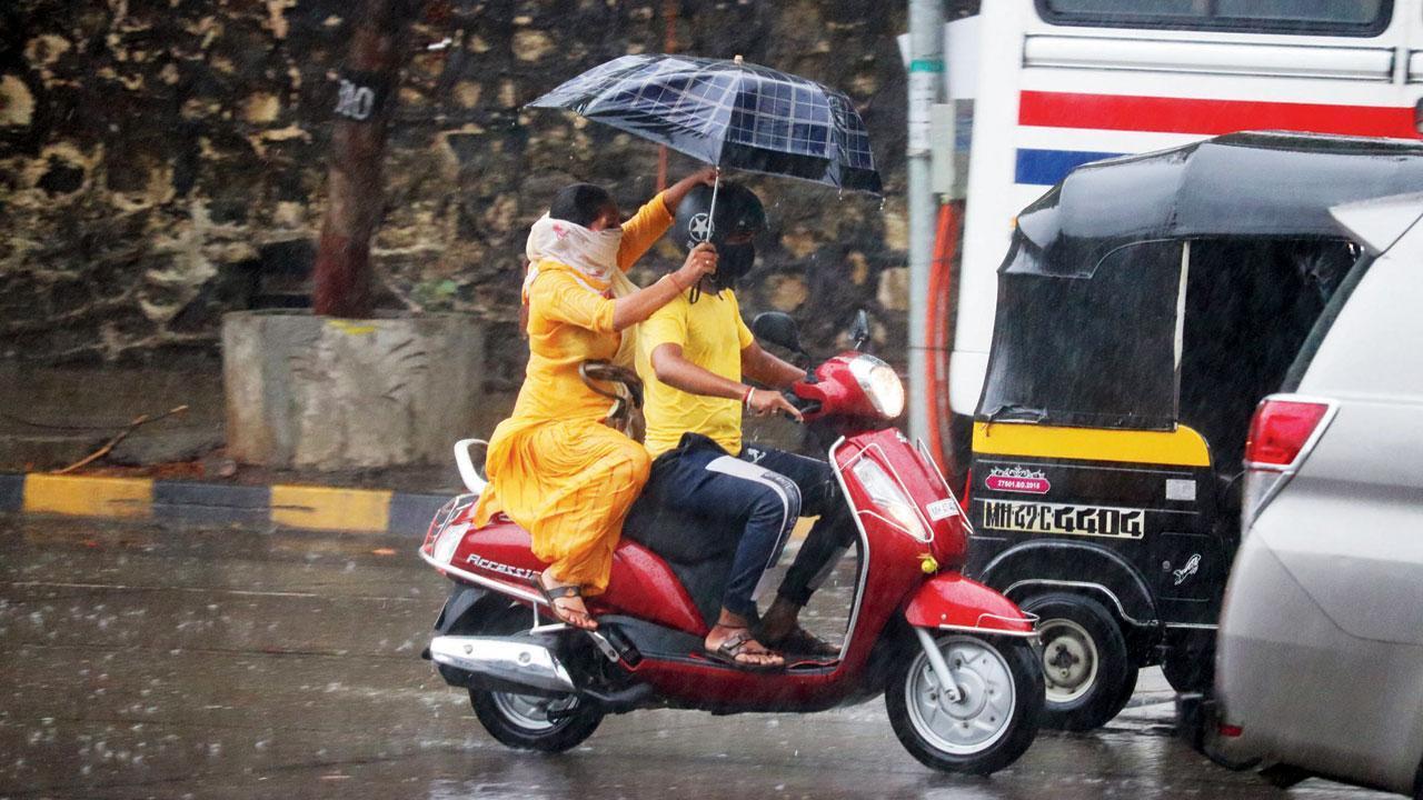 泰米尔纳德邦强降雨:金奈，邻近地区正在努力应对交通堵塞和内涝