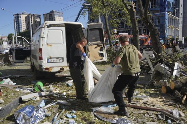 乌克兰无人机和导弹在俄罗斯和克里米亚造成6人死亡，哈尔科夫的最新轰炸造成1人死亡