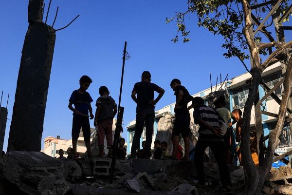 激烈的战斗导致巴勒斯坦人流离失所，加沙一所学校遭到致命袭击
