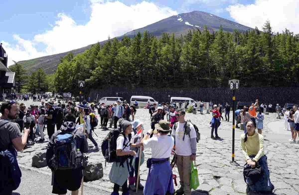 富士山新规减少“子弹登山者”90%;从山梨县一侧进入日本标志性山峰有限公司