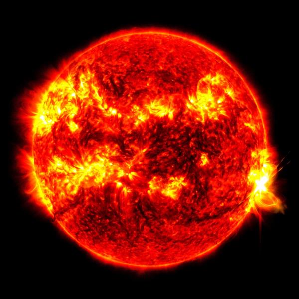 新闻|太阳爆发了近20年来最大的太阳耀斑，但这次地球应该不会挡道