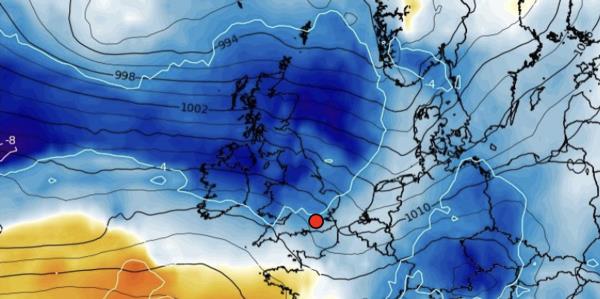 英国天气:英国将被极地风吹得“冷得结冰”