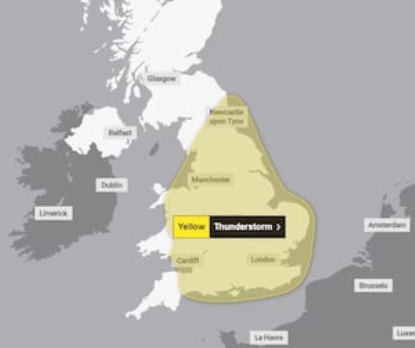 布莱克郡和斯塔福德郡现在发布了24小时雷暴警报，并有“多轮”预报