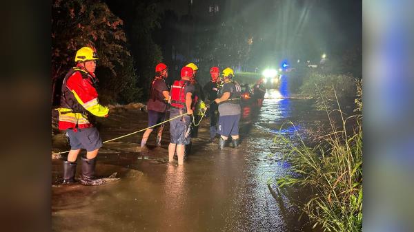 降级后的黛比仍可能带来暴雨和洪水